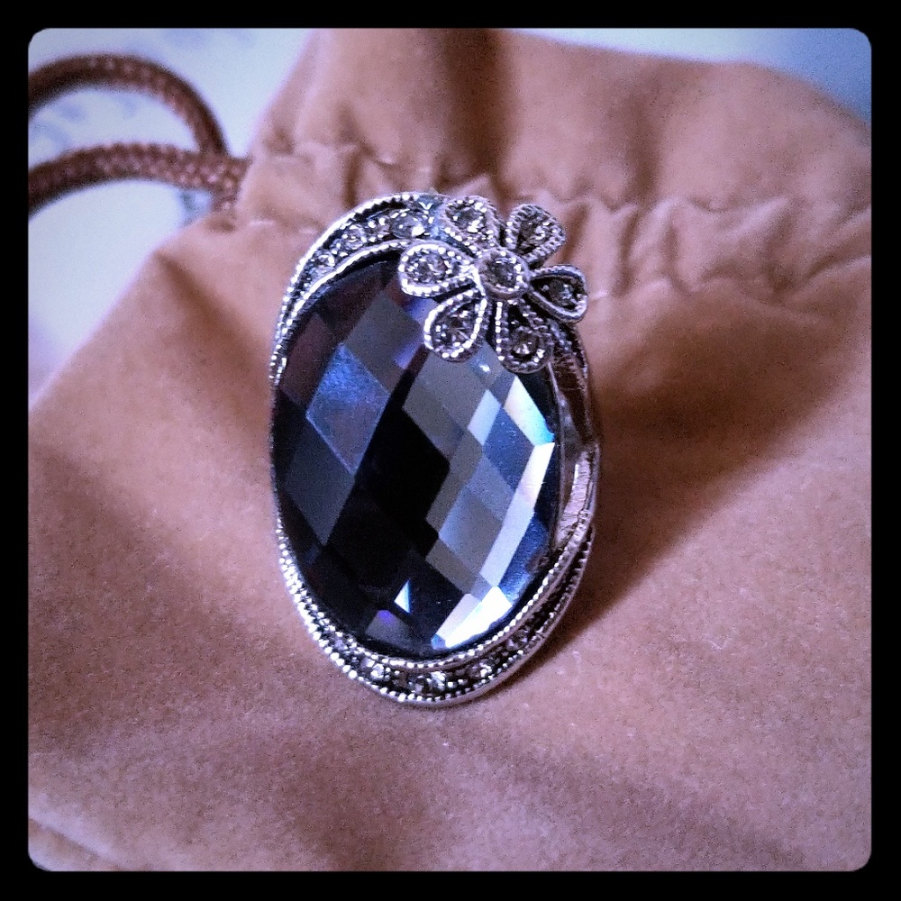 Black cystal ring